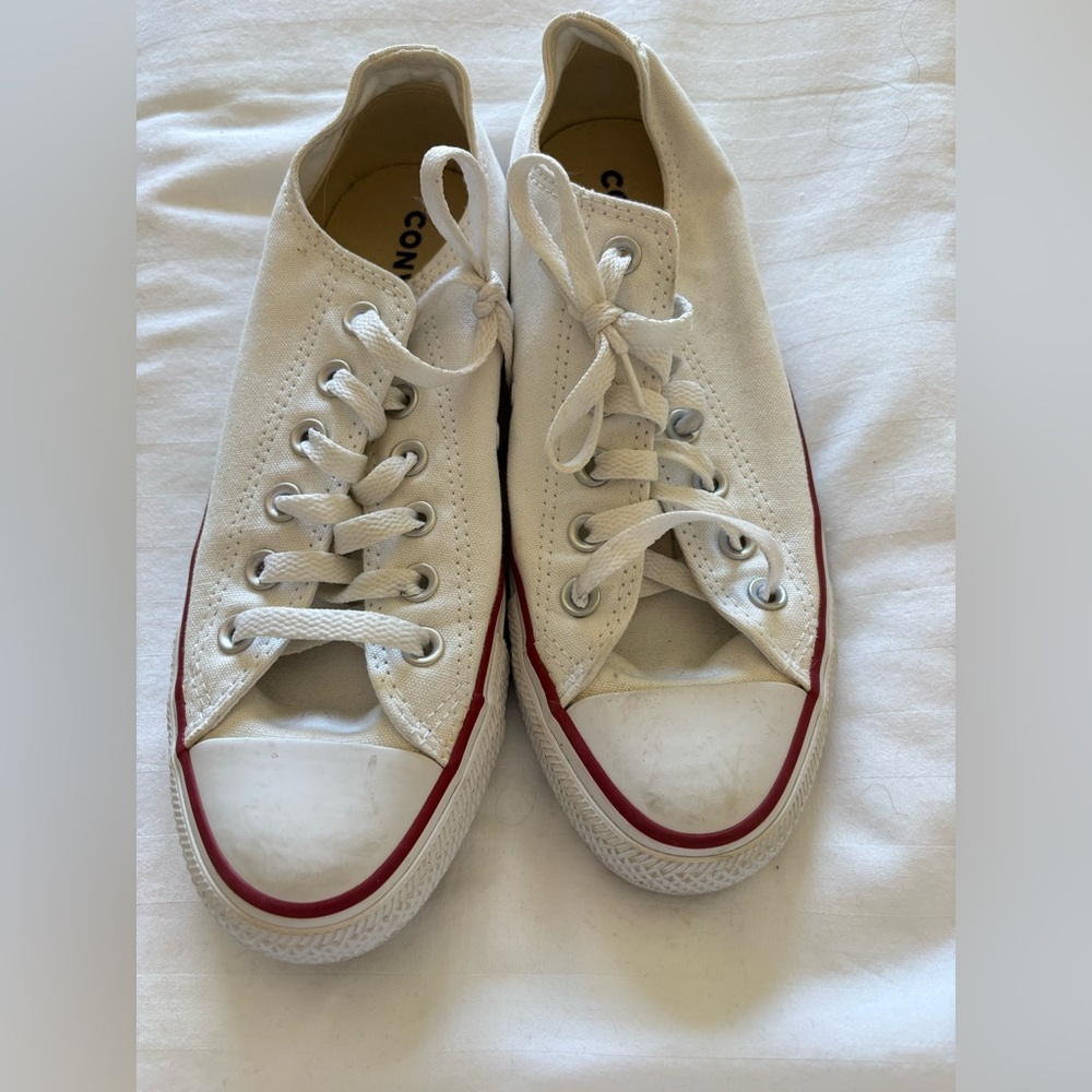 Converse White Sneakers with Red Accents Women's 8.5 90s Kid Core Casual Shoe